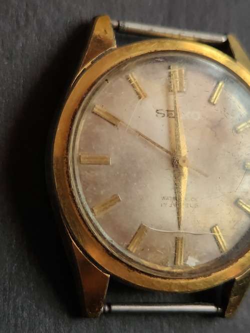 Vintage Men`s Seiko 17 Jewels Watch - missing winder (not working) - as per photograph