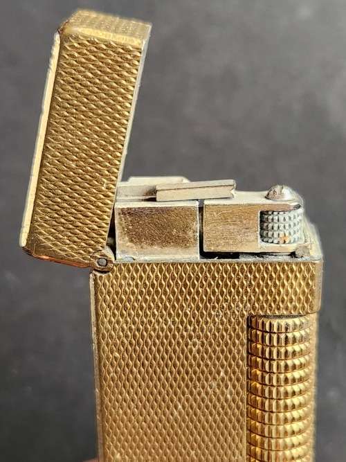 Vintage Dunhill Lighter (needs flint and gas) made in Switzerland - as per photograph