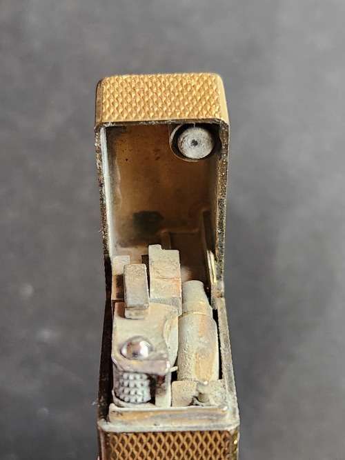 Vintage Dunhill Lighter (needs flint and gas) made in Switzerland - as per photograph