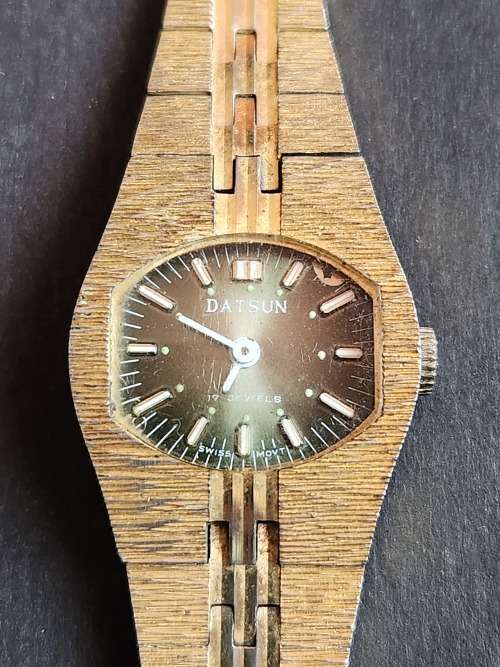 Ladies Datsun 17 Jewels Swiss movement Watch - nice condition (not working) - as per photograph