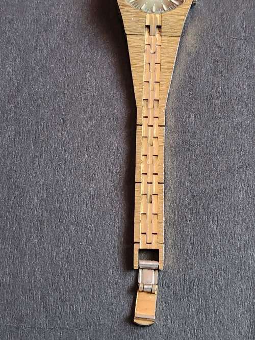 Ladies Datsun 17 Jewels Swiss movement Watch - nice condition (not working) - as per photograph