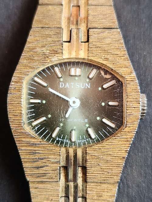 Ladies Datsun 17 Jewels Swiss movement Watch - nice condition (not working) - as per photograph