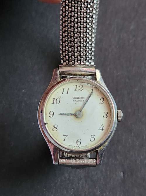 Vintage Ladies Seiko Quartz Watch (not working) - as per photograph