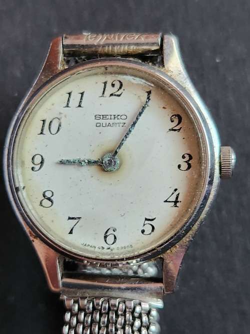 Vintage Ladies Seiko Quartz Watch (not working) - as per photograph