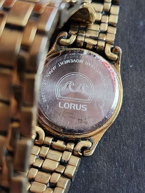 Vintage Ladies Lorus Quartz Watch (not working) - as per photograph