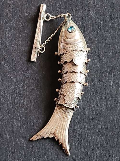 Vintage Articulated Fish Pin/Brooch (very nice condition) - as per photograph
