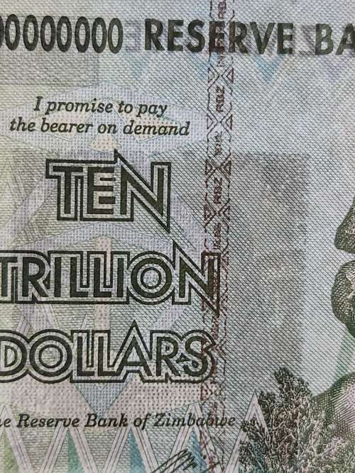 Reserve Bank of Zimbabwe 10 Trillion Dollars Harare 2008 BU - as per photograph