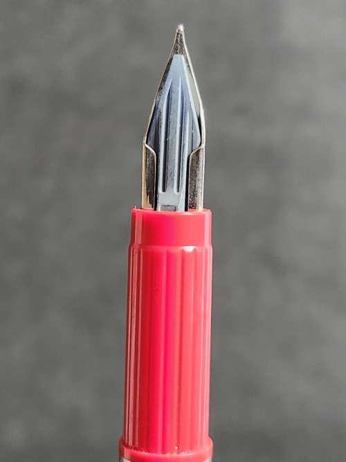 Vintage Pilot Birdie Medium Fountain Pen (excellent condition) - as per photograph