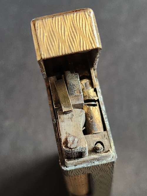 Vintage Dunhill Rollergas Lighter made in Switzerland (needs flint and gas) - as per photograph