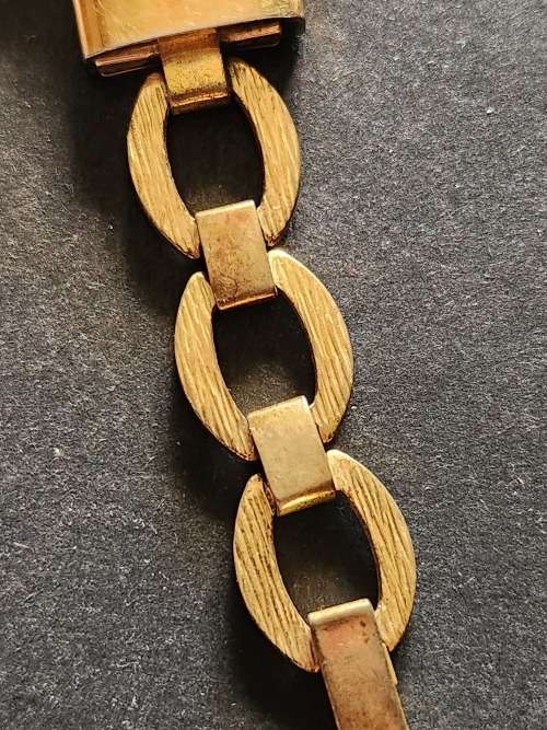 Vintage Ladies Delfin Watch (runs/stops) needs to be serviced - as per photograph