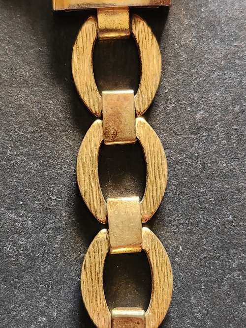 Vintage Ladies Delfin Watch (runs/stops) needs to be serviced - as per photograph