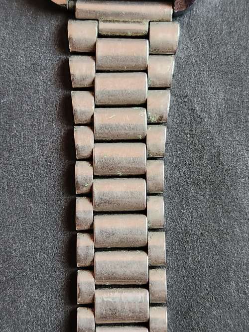 Vintage Men`s Timex Water Resistant Mechanical Watch made in Great Britain (not working)