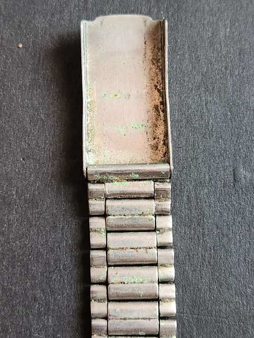 Vintage Men`s Timex Water Resistant Mechanical Watch made in Great Britain (not working)