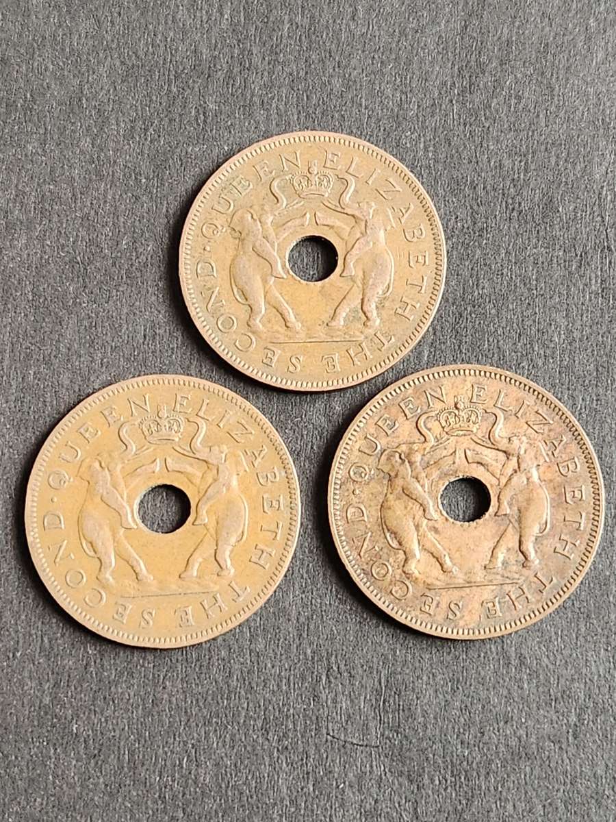 3 x Rhodesia Nysaland 1 Penny 1957 - as per photograph