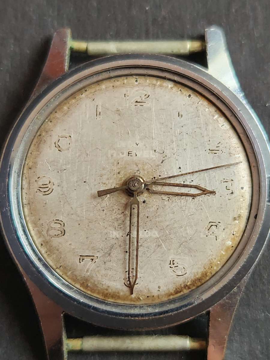 Vintage Deluxe 17 Jewels Mechanical Men`s Wrist Watch (not working- no glass- ideal for spares)