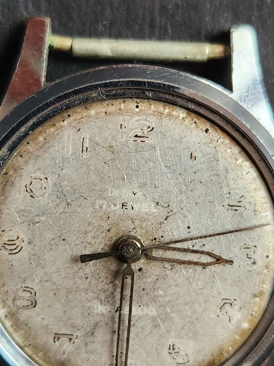 Vintage Deluxe 17 Jewels Mechanical Men`s Wrist Watch (not working- no glass- ideal for spares)