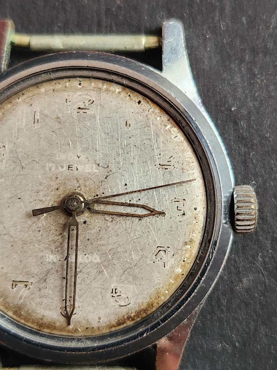 Vintage Deluxe 17 Jewels Mechanical Men`s Wrist Watch (not working- no glass- ideal for spares)
