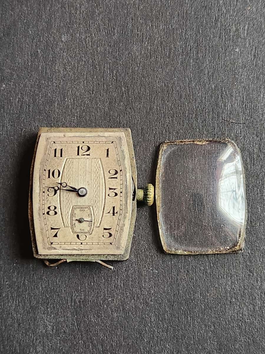 Vintage Mechanical Movement 17 Jewels Swiss made Watch (working on/off) - as per photograph