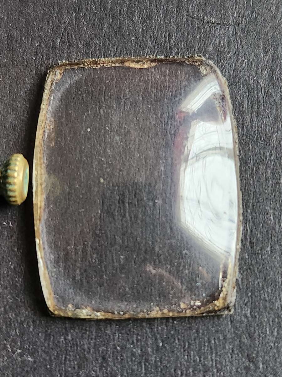 Vintage Mechanical Movement 17 Jewels Swiss made Watch (working on/off) - as per photograph