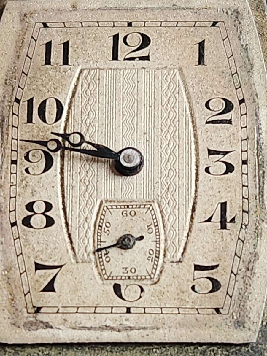 Vintage Mechanical Movement 17 Jewels Swiss made Watch (working on/off) - as per photograph