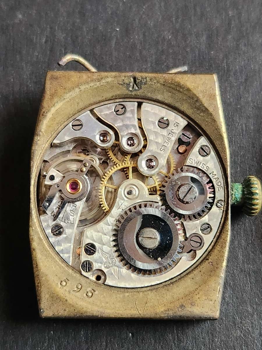 Vintage Mechanical Movement 17 Jewels Swiss made Watch (working on/off) - as per photograph
