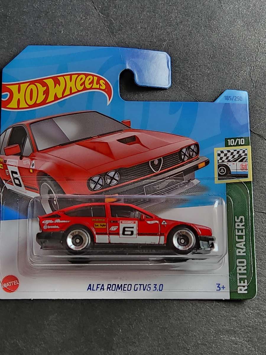 Hot Wheels Alfa Romeo GT6 3.0 (mint condition) - as per photograph