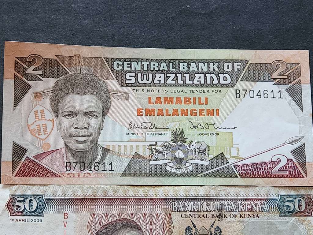 3 x African Notes, Swaziland 2 Elangeni UNC, Kenya 50 Shilingi and Malawi 200 Kwacha Notes