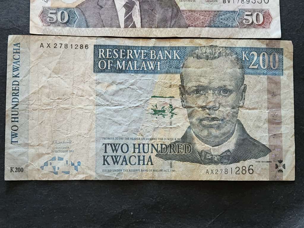 3 x African Notes, Swaziland 2 Elangeni UNC, Kenya 50 Shilingi and Malawi 200 Kwacha Notes