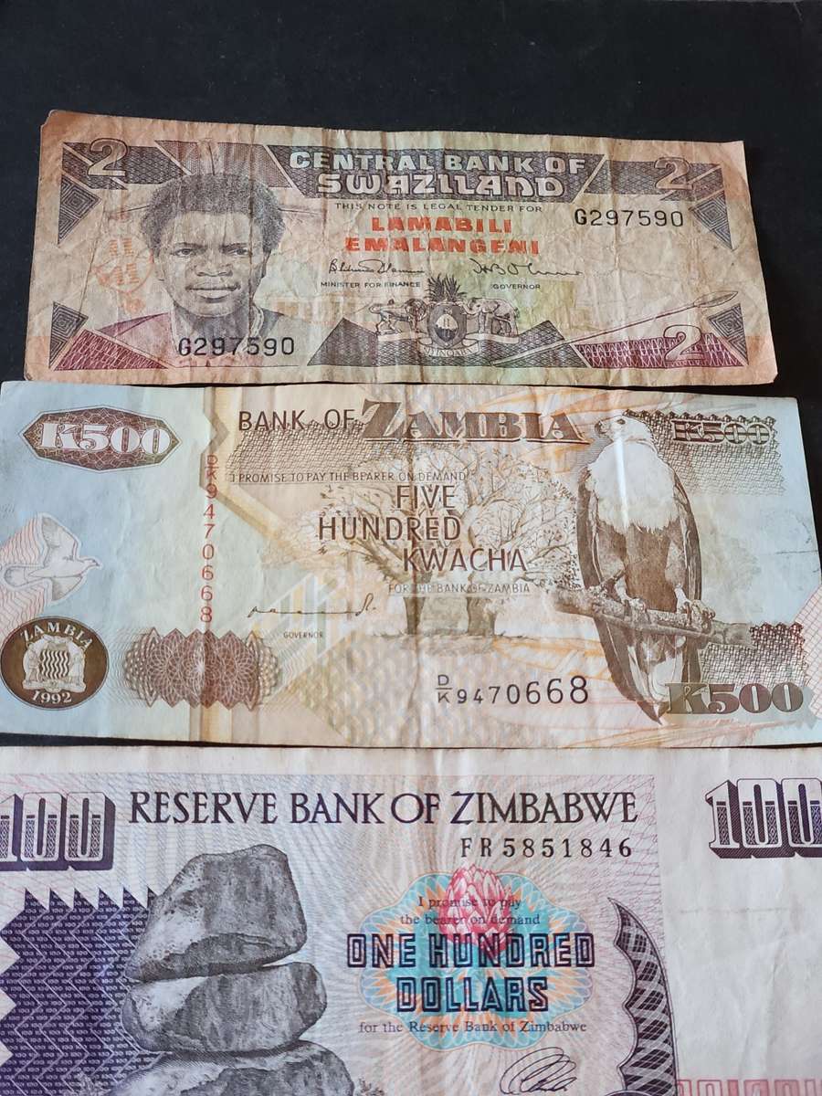 3 x Africa Notes, Swaziland 2 Emalangeni, Zambia 500 Kwacha and Zimbabwe 100 Dollars - as per photo