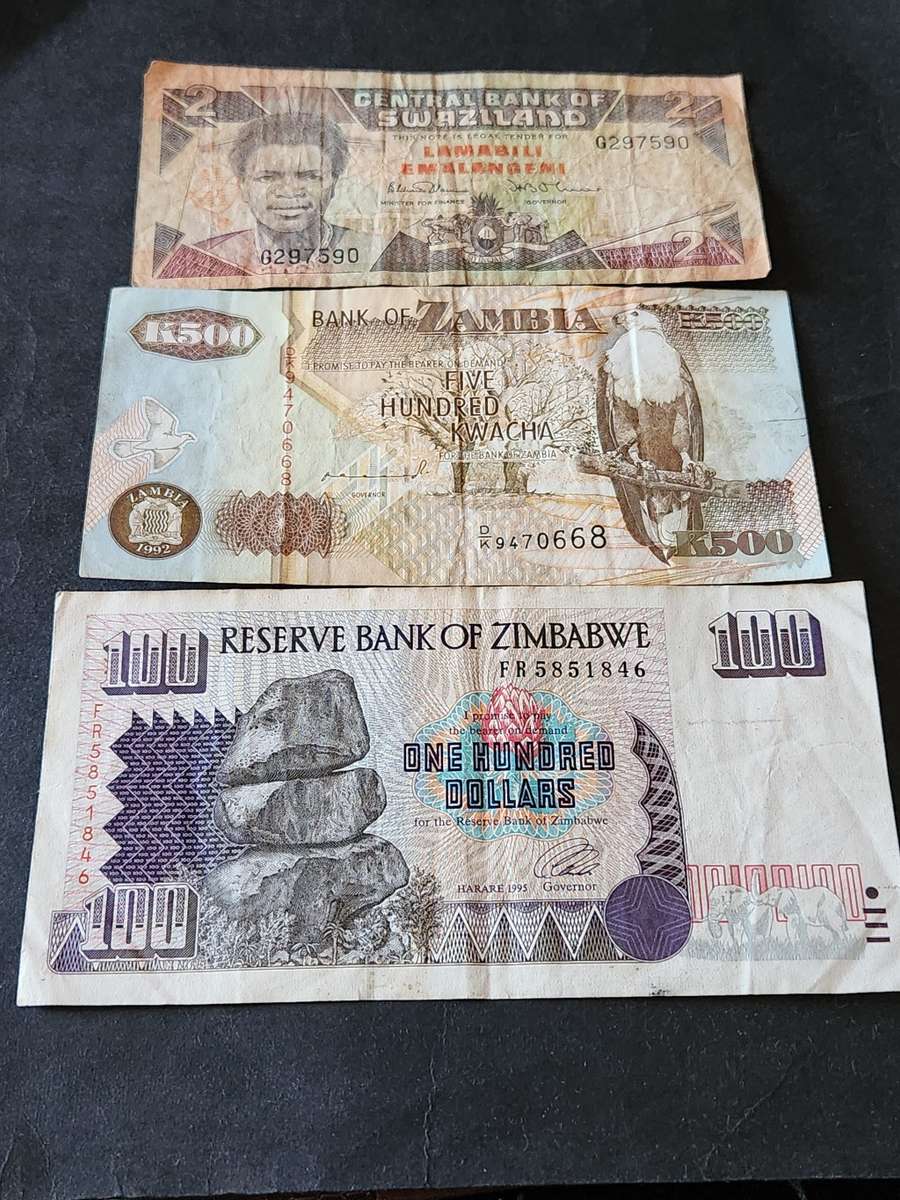 3 x Africa Notes, Swaziland 2 Emalangeni, Zambia 500 Kwacha and Zimbabwe 100 Dollars - as per photo