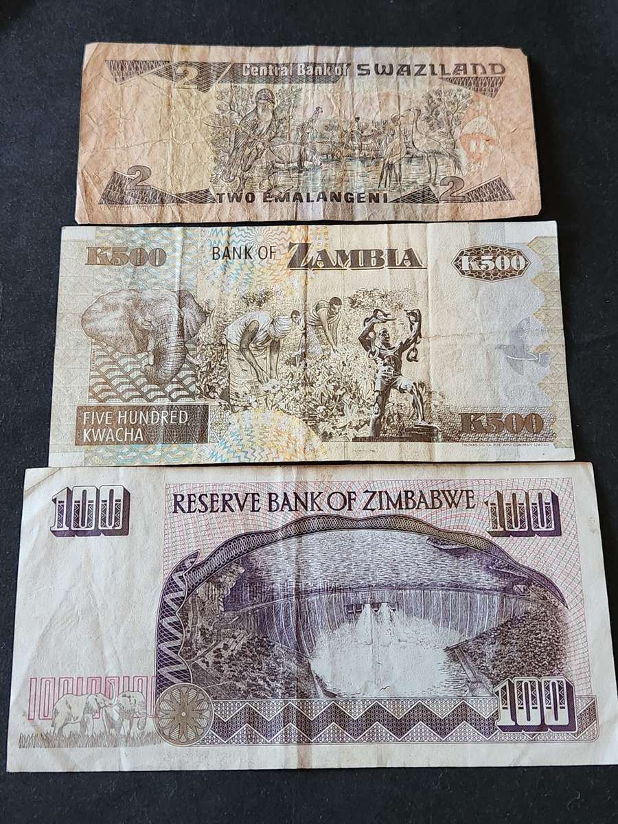 3 x Africa Notes, Swaziland 2 Emalangeni, Zambia 500 Kwacha and Zimbabwe 100 Dollars - as per photo