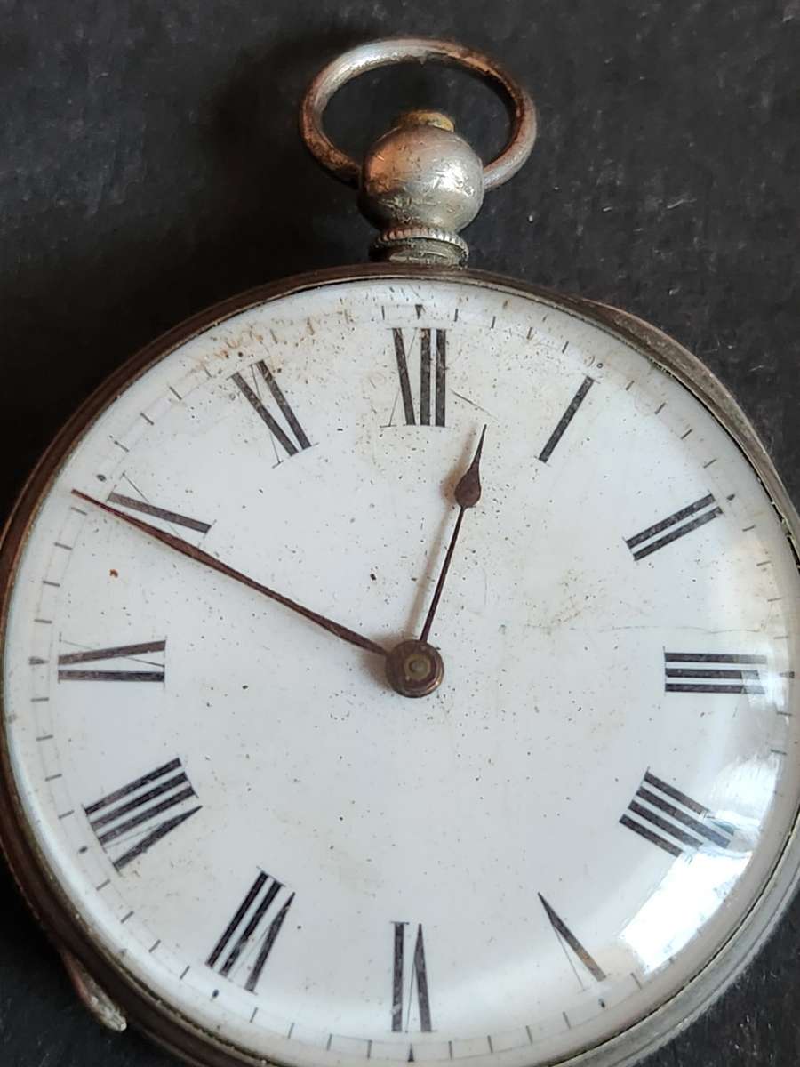 Vintage Fine Silver Pocket Watch with original glass total weight 45.29g (not working) 39mm x 39mm
