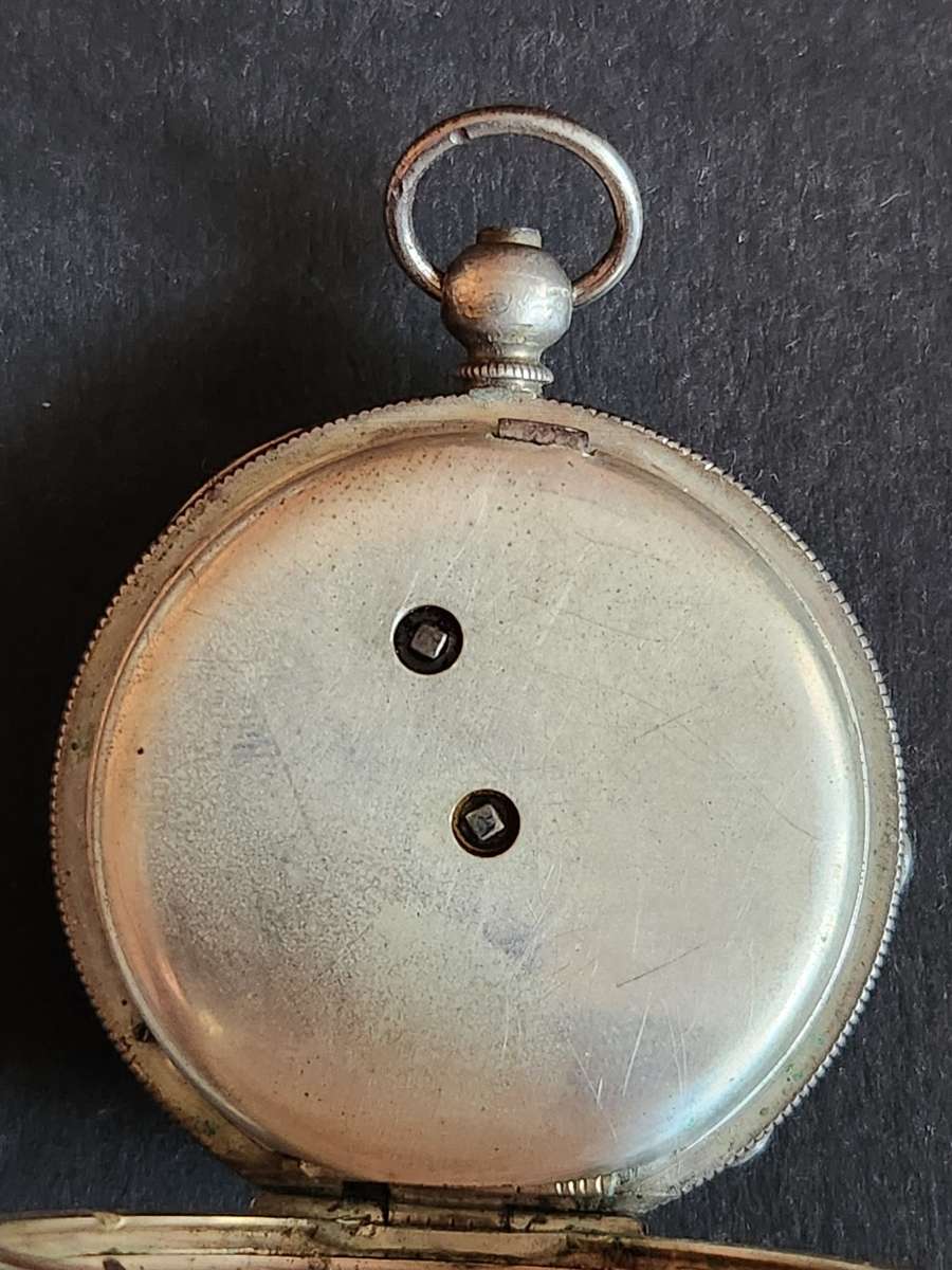 Vintage Fine Silver Pocket Watch with original glass total weight 45.29g (not working) 39mm x 39mm