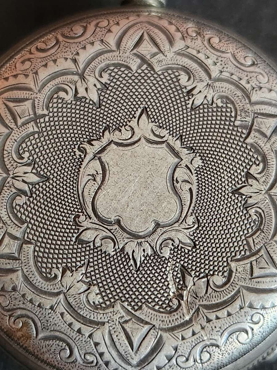 Vintage Fine Silver Pocket Watch with original glass total weight 45.29g (not working) 39mm x 39mm