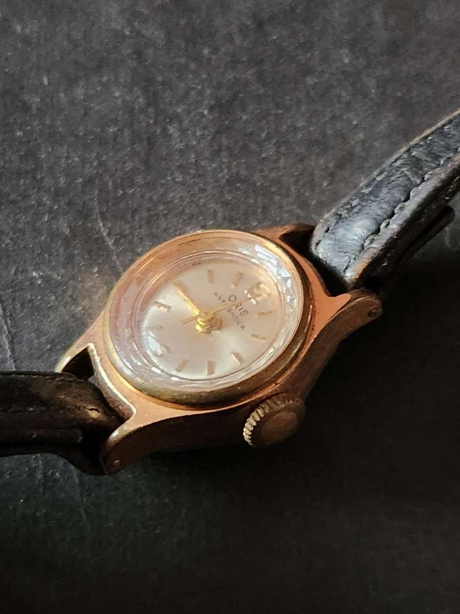 Vintage Ladies Oris Antishock Swiss made Mechanical Wrist Watch (10 microns) not working