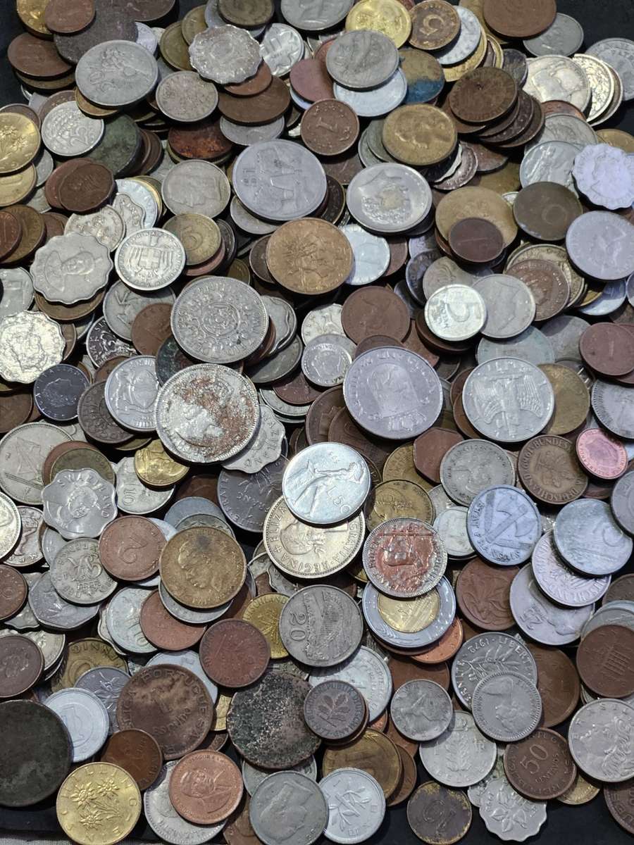 Mixed Lot of World Coins 2 kg - as per photograph
