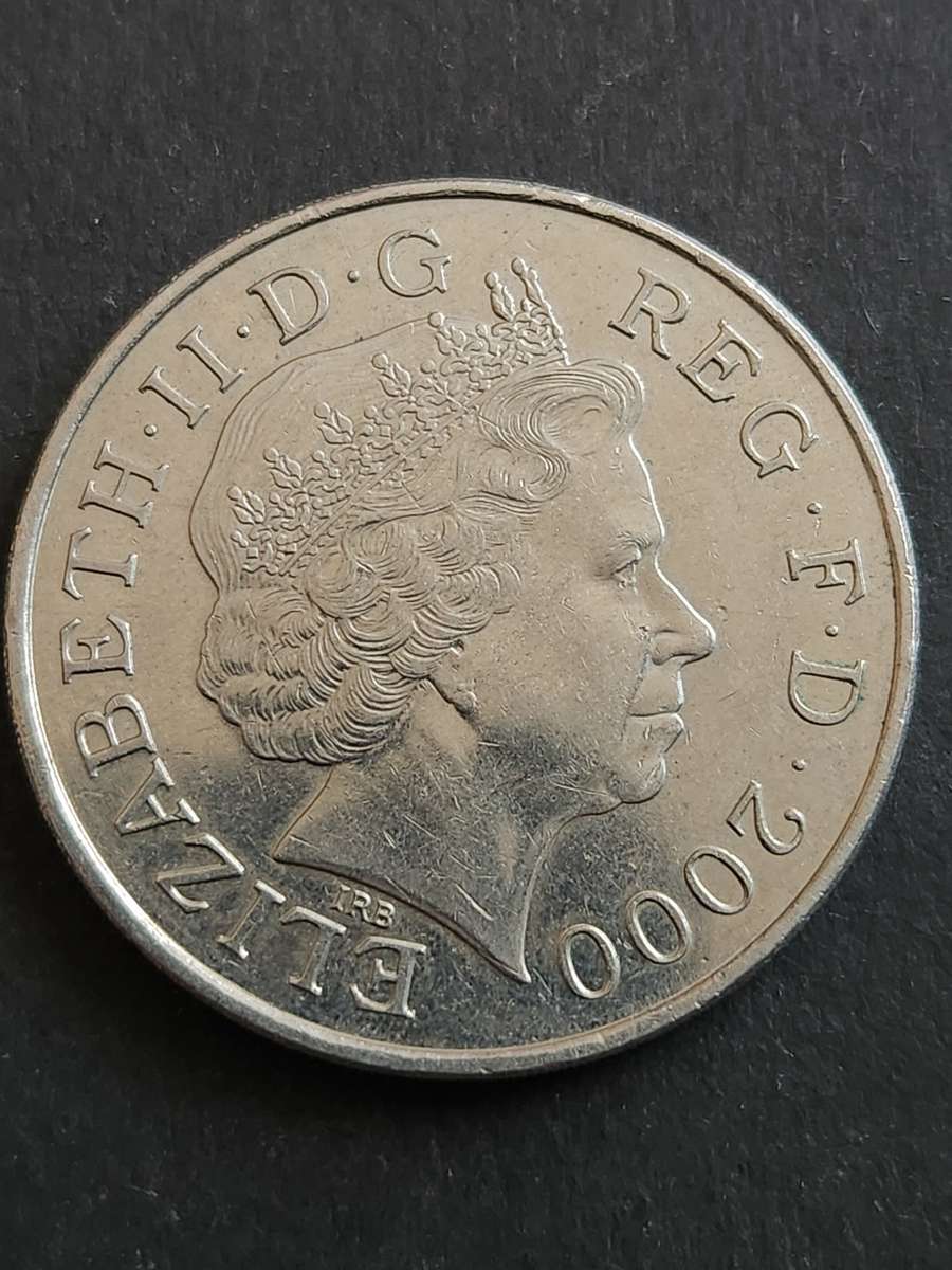 UK 5 Pounds 2000 (Queen Mother) - as per photograph