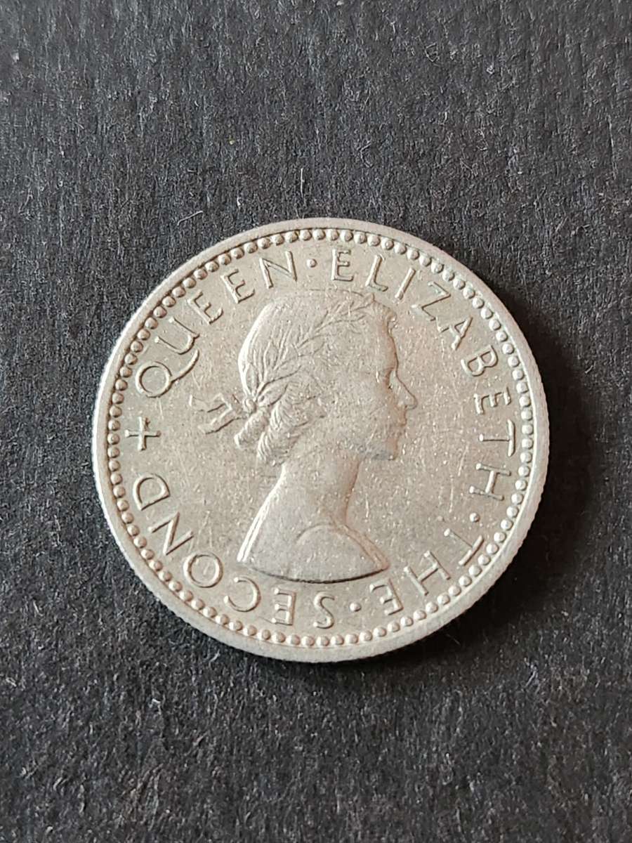 Rhodesia and Nysaland Sixpence 1962 - as per photograph