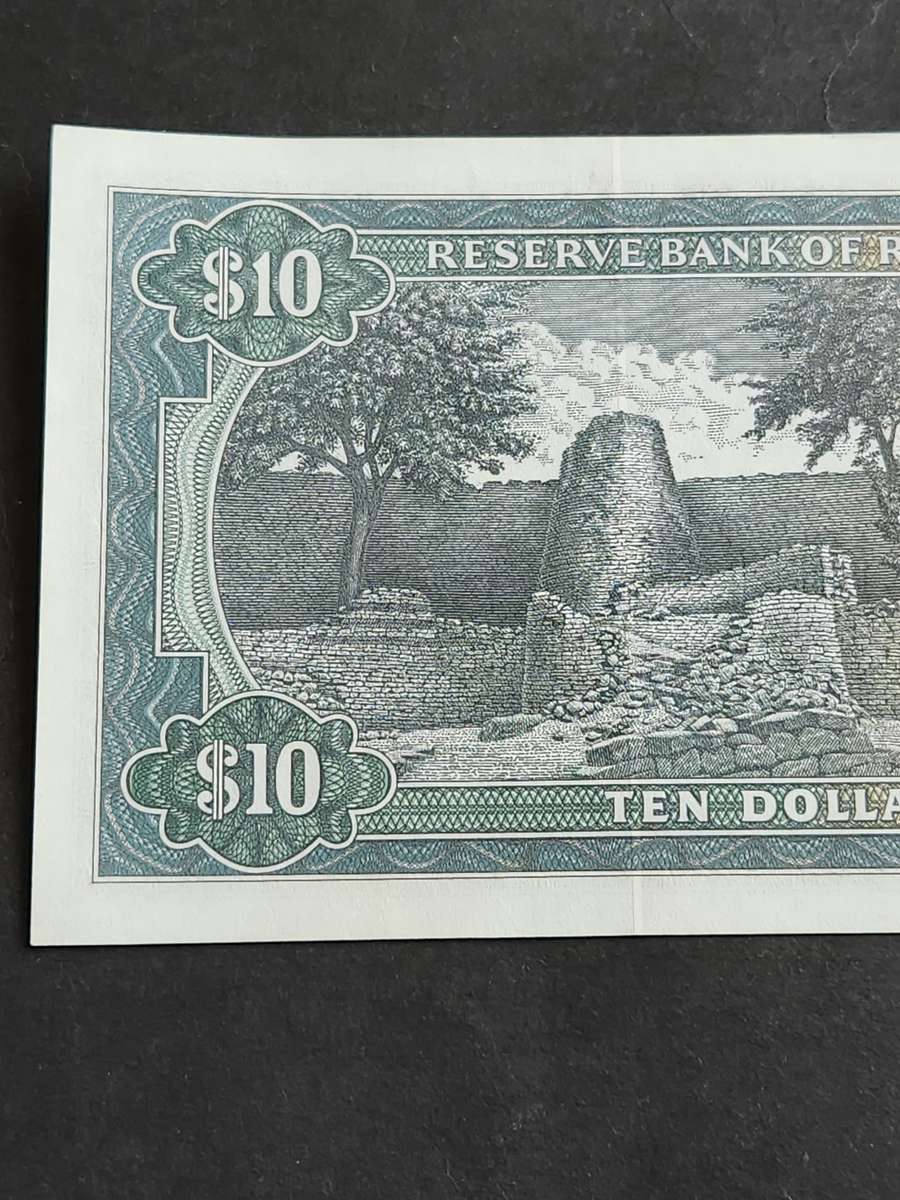Reserve Bank of Rhodesia Ten Dollars Salisbury 2 January 1979 EF+/UNC Bird Watermark- as per photo