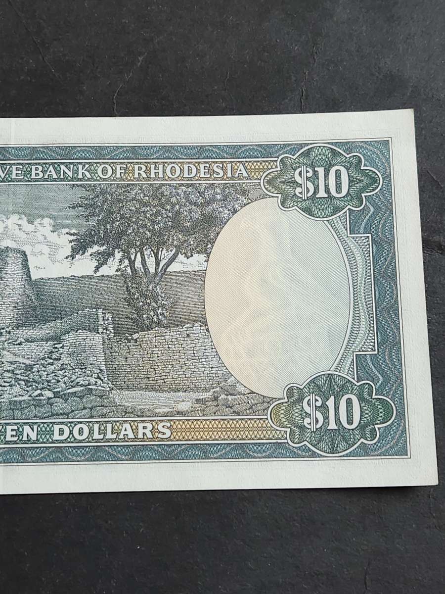Reserve Bank of Rhodesia Ten Dollars Salisbury 2 January 1979 EF+/UNC Bird Watermark- as per photo