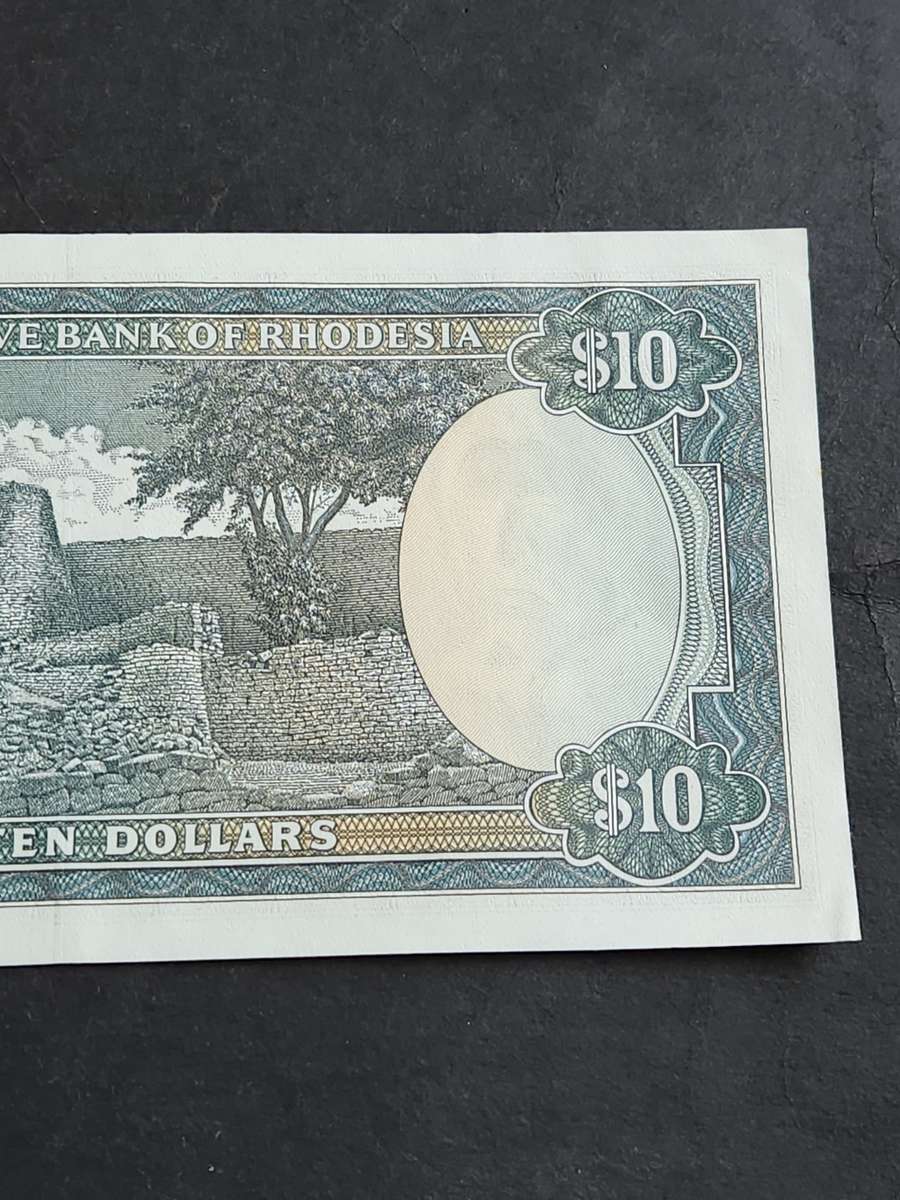 Reserve Bank of Rhodesia Ten Dollars Salisbury 15 September 1975 EF+/UNC Rhodes Watermark