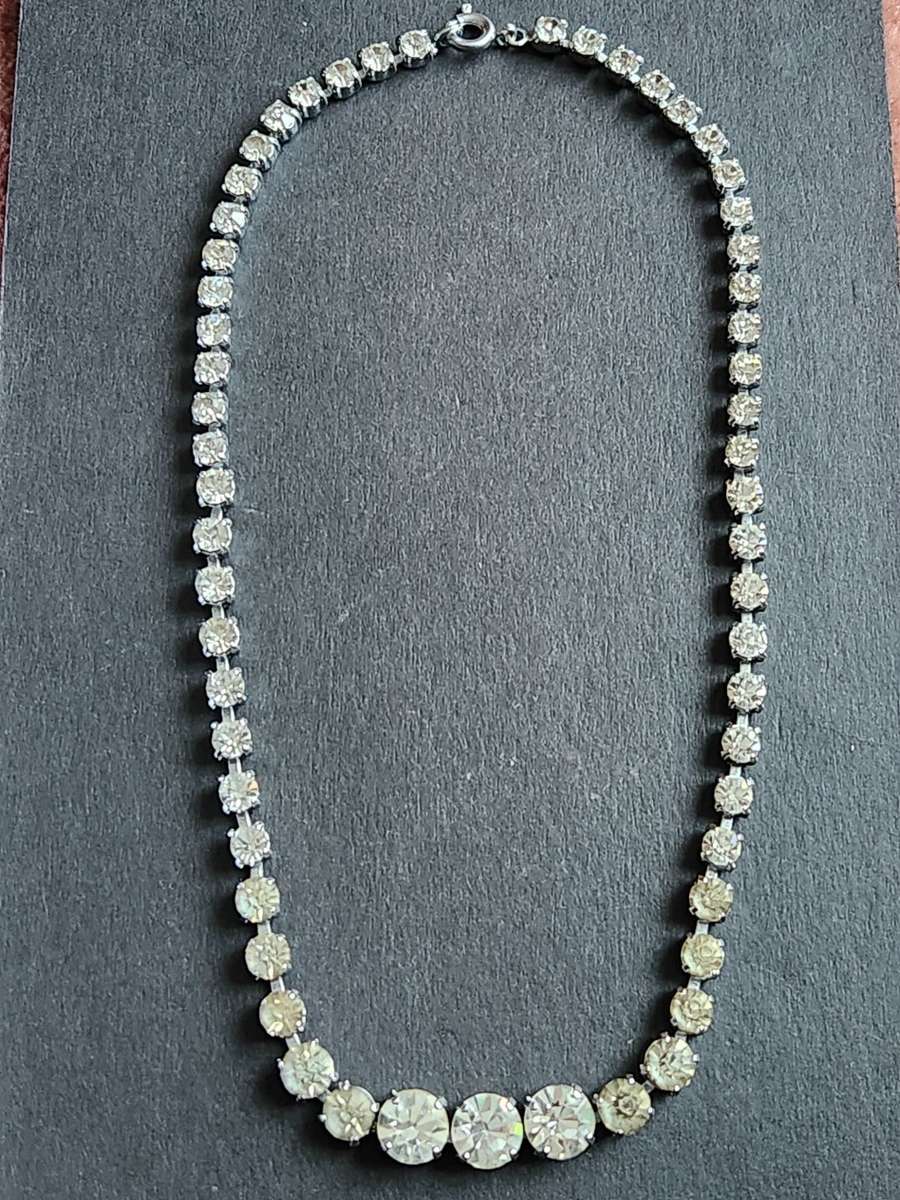 Vintage Glitzy Round Crystal Rhinestone Runaway Necklace - as per photograph