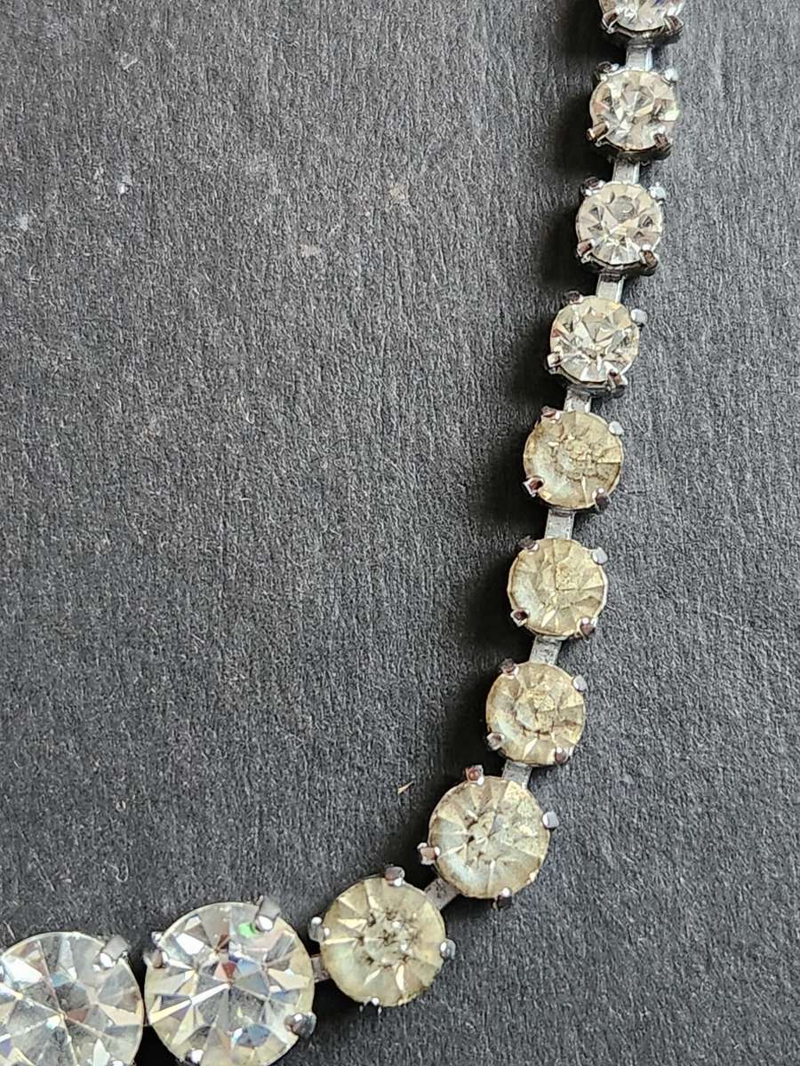 Vintage Glitzy Round Crystal Rhinestone Runaway Necklace - as per photograph