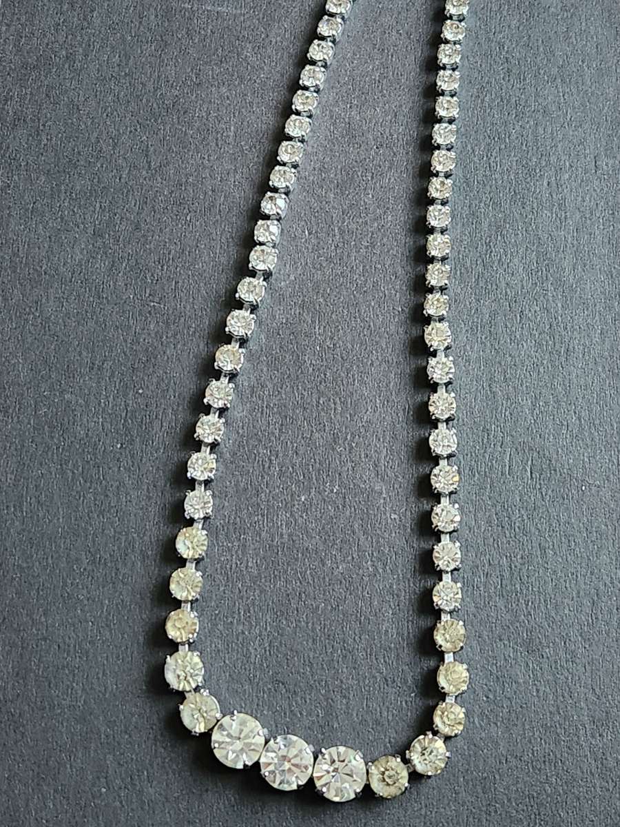 Vintage Glitzy Round Crystal Rhinestone Runaway Necklace - as per photograph