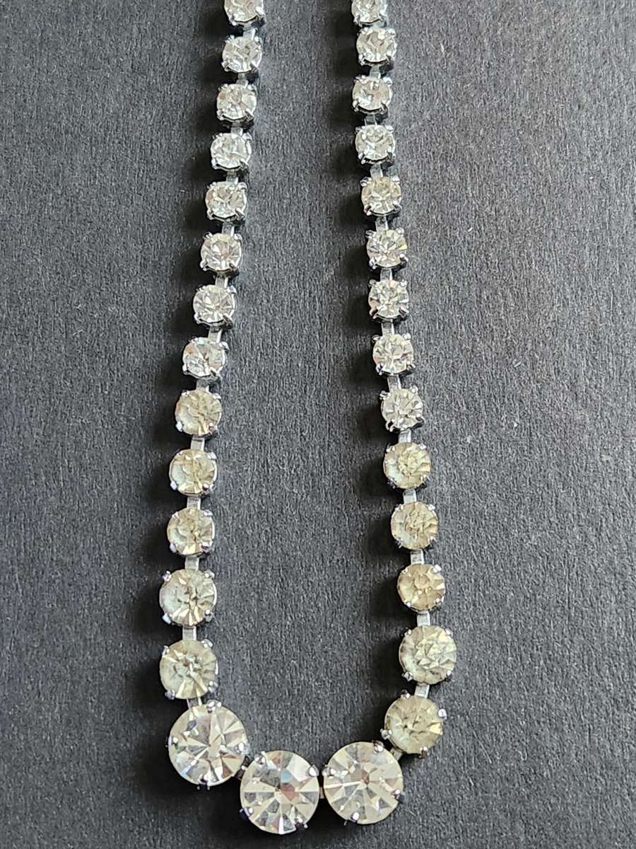 Vintage Glitzy Round Crystal Rhinestone Runaway Necklace - as per photograph