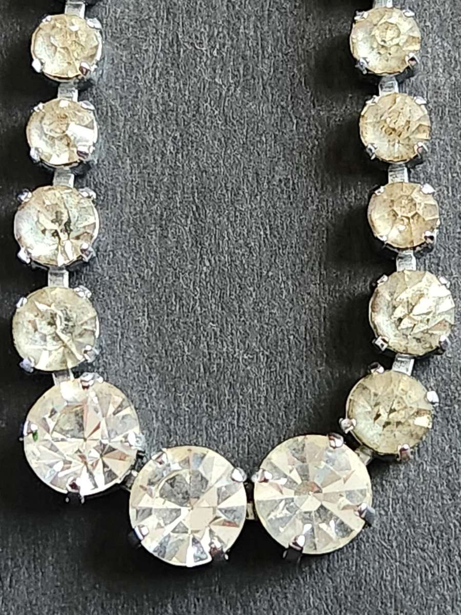 Vintage Glitzy Round Crystal Rhinestone Runaway Necklace - as per photograph
