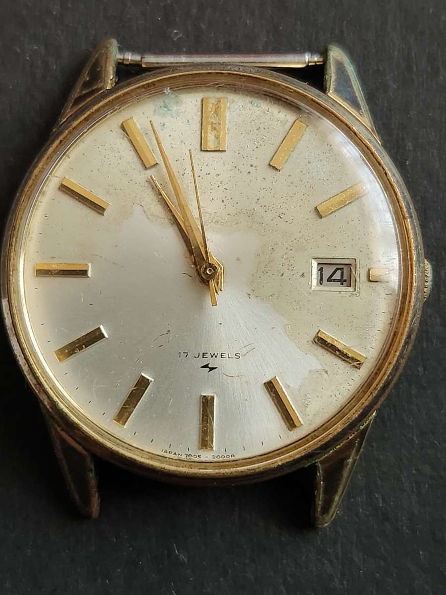 Vintage Seiko 7005A 17 Jewels Men`s Wrist Watch runs/stops - needs a service - as per photograph
