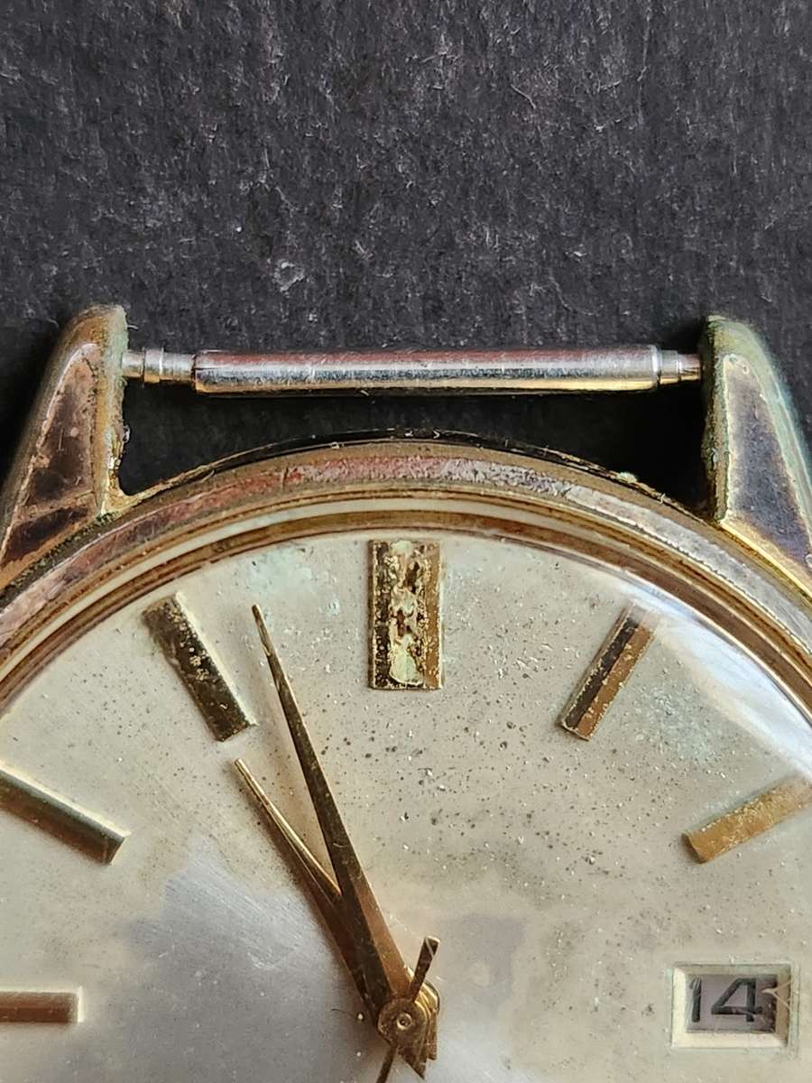 Vintage Seiko 7005A 17 Jewels Men`s Wrist Watch runs/stops - needs a service - as per photograph