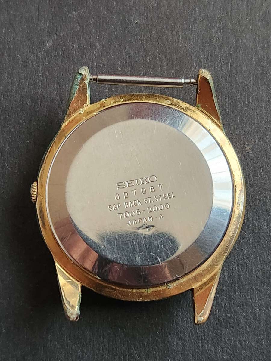 Vintage Seiko 7005A 17 Jewels Men`s Wrist Watch runs/stops - needs a service - as per photograph