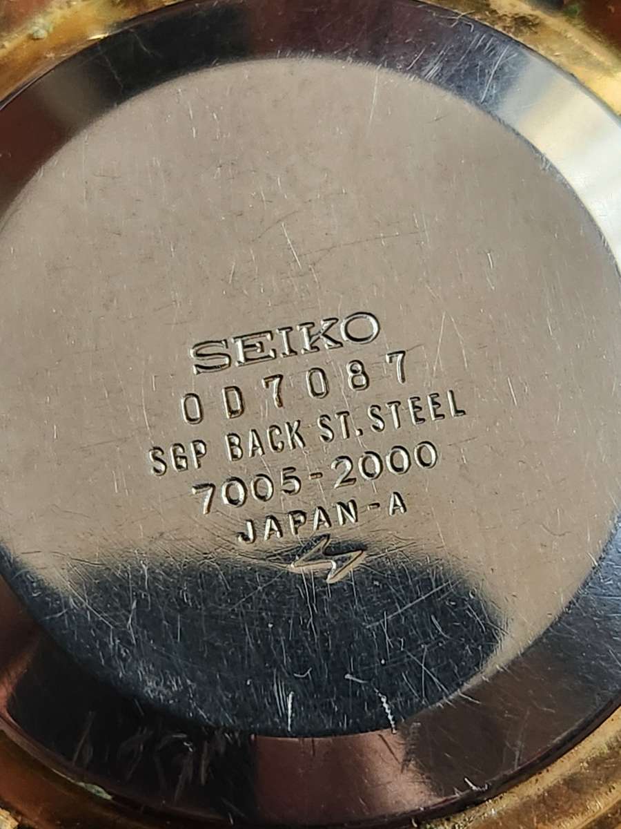 Vintage Seiko 7005A 17 Jewels Men`s Wrist Watch runs/stops - needs a service - as per photograph